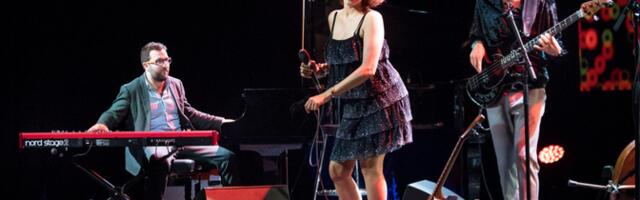 Jõulujazzil esinev Cyrille Aimée: tehisintellekt ei asenda improvisatsiooni