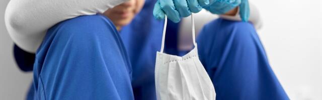 USAs võivad haigussümptomitega haiglatöötajad kohati tööd jätkata