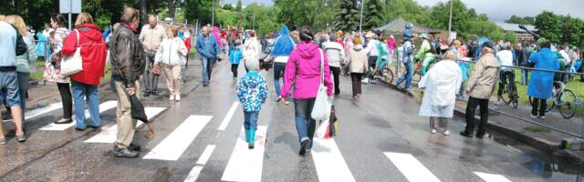 ESIETENDUB LINNARUUMI RÄNNAKLAVASTUS „LÄBI LINNA: VALGA+VALKA”