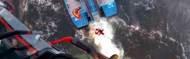 Reporter:  Keri saare lähedal läks purjekas ümber ja kaks meest paiskus vette