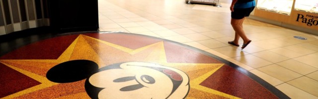 Disney sulgeb Põhja-Ameerikas 60 poodi