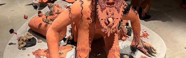 Jumalannad, animism ja kehavedelikud Veneetsia biennaalil
