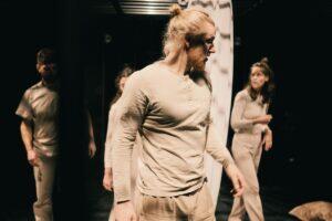 Kaks koostöölavastust, ilma konfliktita