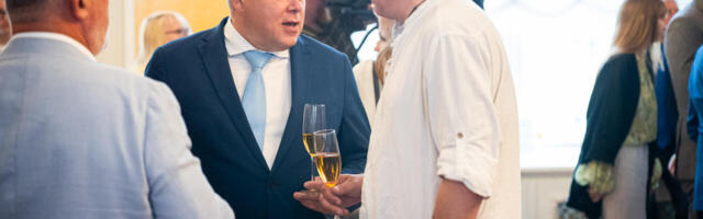 Lauri Hussari uusaastatervitus – loosunglik ja sisutühi