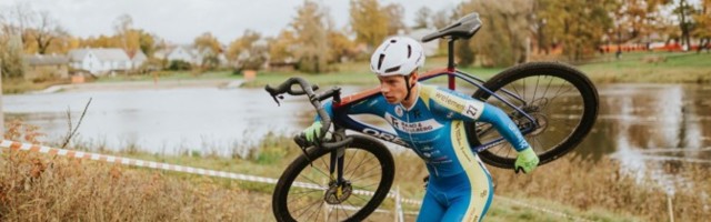 Cyclo-crossi karikasarja valitsev Mihkels võidutses ka Viljandis