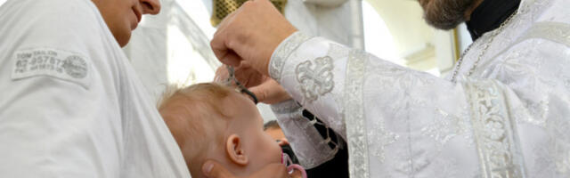 ZAŠTO NAJBOLJEG PRIJATELJA NIKAD NE BI TREBALO UZIMATI ZA KUMA: Sveštenik o grešci koji svi Srbi prave