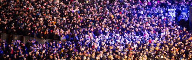 Aastavahetus tõi traditsiooniliselt linnaväljakutele tuhandeid inimesi