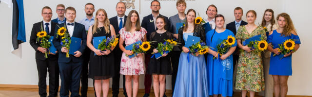 Maaeluminister tänas ja tunnustas valdkonna parimaid koolilõpetajaid