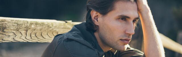 Need märgid näitavad, et ta armastab endiselt oma eksi ega ole eelmisest suhtest lahti lasknud