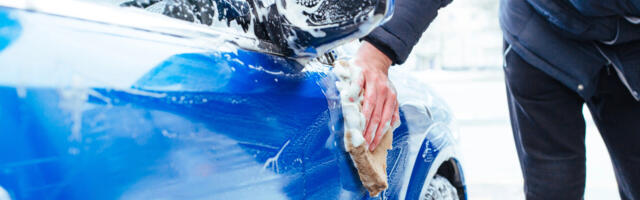 Ära lase soolal ja külmal oma auto üle võimu võtta: talvise pesu ABC