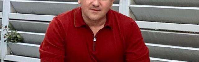 DA LI ZNATE KO SU DECA SRĐANA PREDOJEVIĆA? Otkriveni svi detalji TAJNOG ŽIVOTA voditelja, a tek da vidite ko je njegova SUPRUGA!