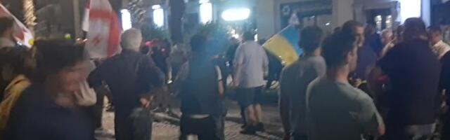Gruusia politsei vahistas Batumi sadamas Vene turistide saabumise vastu protestinud inimesi