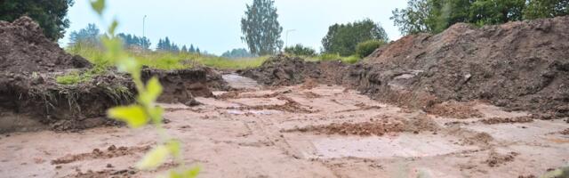 FOTOD | Vastuoluliselt alanud väljakaevamised Viljandi sõjakalmistul tõid esile huvitavaid leide