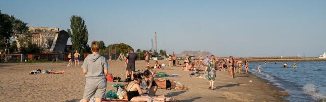REPORTAAŽ | „Lihtsalt kahju linnast.“ Okupeeritud Mariupol tekitab paljudes iiveldust, ent mõnele Vene turistile siin meeldib