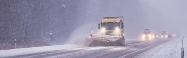 Transpordiamet kehtestab Pärnumaa riigiteedel rasked ilmaolud rohke lumesaju tõttu