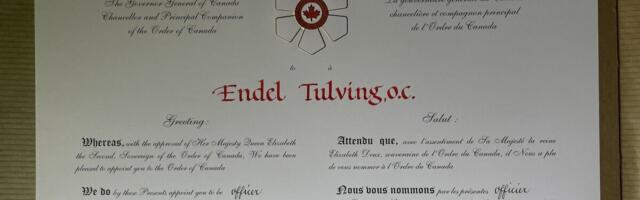 Tartu Ülikoolile annetati professor Endel Tulvingu mahukas ja väärtuslik pärandkogu