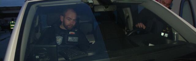 Reporter: Tartu politseil tuli taga ajada salapärast autopeksjat, kes kadus koos löögiriistaga pimedusse