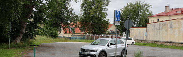 Riik hakkab lasteaialaste vanemailt parkimistasu nõudma