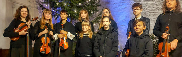 Hiiumaa noored viiuldajad osa­lesid  jõuluoratooriumi ettekandel
