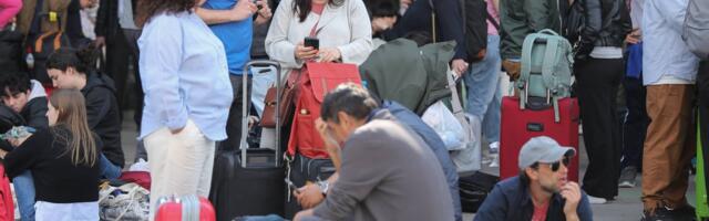 VIDEO | Barcelona poemüüja: telefonil pole levi, kassa ja kaarditerminal ei tööta samuti, ma ei saa isegi ülemusele helistada