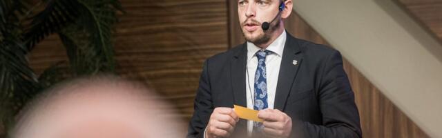 Silver Kuusik taandus ERK-i esimehe kohalt ning lahkus parteist. Erakond reageeris emotsionaalselt