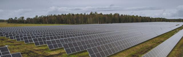 GALERII ⟩ Rummus avati päikest jälitav päikesepark