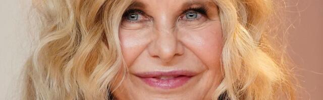 Oženio se sin Meg Rajan i Denisa Kvejda: Svi gledaju u mladu i njegovo odelo