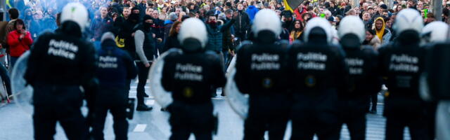 Brüsselis tuli koroonadikatuuri vastu tänavatele 35 tuhat meeleavaldajat