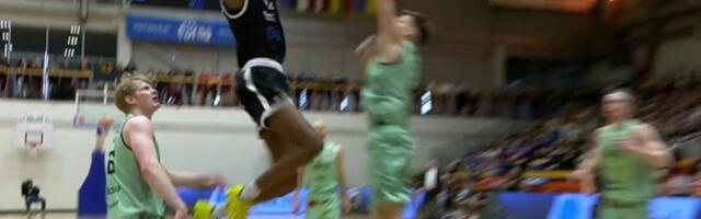 DELFI VIDEO | „Ja kõmaki pall ülevalt alla!“ Pärnu tsenter Mohamed näitas kõrget lendu