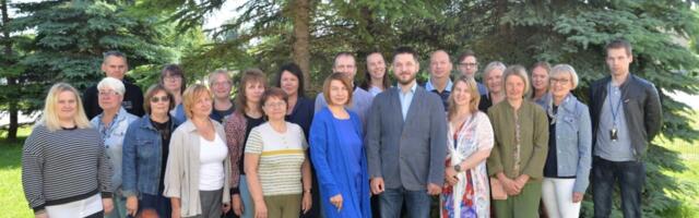 Paide trükiplaaditootja taasalustab India omanikega