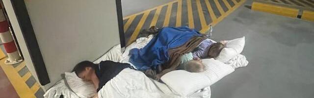 PILTUUDIS: turistid magavad Dubai hotelli garaažis põrandal