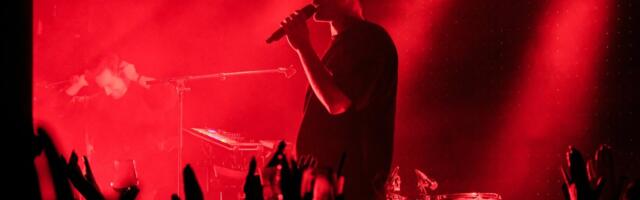 FOTOD | Pidu varahommikuni! Laskesuusatamise MK-etapi järelpeol küttis lava kuumaks NOËP koos bändiga