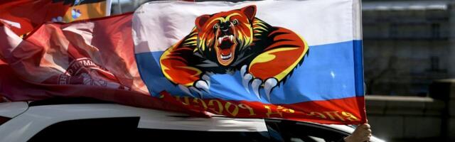 KIREV SELTSKOND: Rootsi ajaleht paljastas võidupüha autoparaadidel osalevad propagandistid