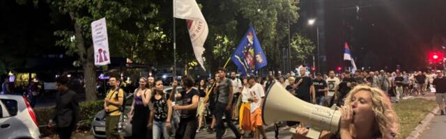 „Sistem je pao kad je udario na decu“ – u Nišu održan protest solidarnosti sa Novosađanima