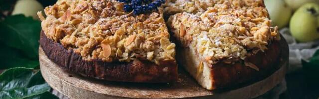 RETSEPT: MAAILMA kõige mahlasem õunakook