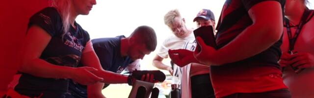 DELFI RALLIL | Huvilisi jagub! Rally Estonia fännipoe rallisärgid läksid lettidelt kui soojad saiad