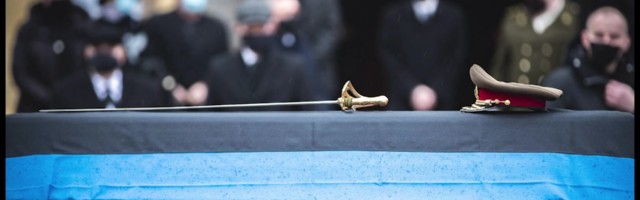 Reporter: Kindral Johannes Kert saadeti viimsele teekonnale