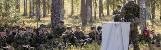 Kaitseväe Akadeemia kadetid korraldasid riigikaitselaagri ligi 400 õpilasele