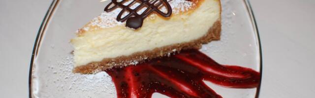 Homemade New York cheesecake