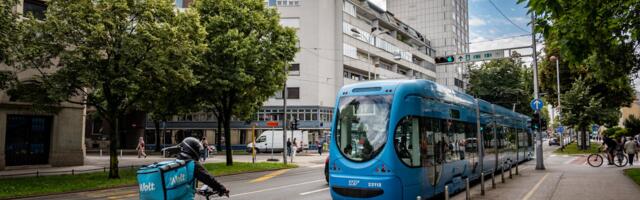 Toidukuller sõitis jalgrattaga üle 3-aastase lapse jala