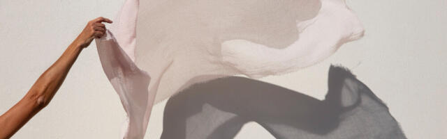 Tekstiilikunstnik Anne Tootmaa: siidi maalimine on minu jaoks meditatiivsel teel olemine