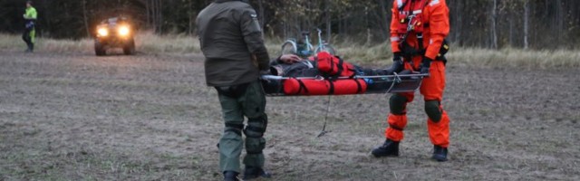 FOTOD | Suur päästeoperatsioon: lennusalga kopteri abil leiti terviserikke saanud eakas mees
