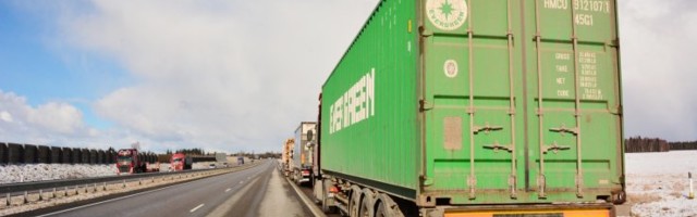 Kaubaveod maanteedel vähenesid ligi kolmandiku