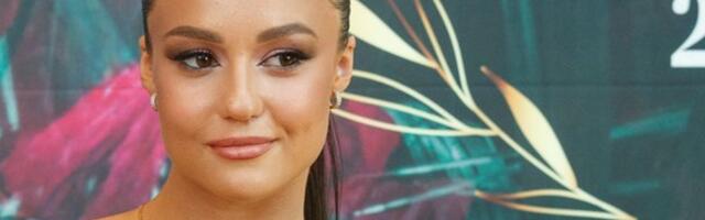 KLÕPS | Uhke roosisülem! Lauljanna Beatrice tähistab 22. sünnipäeva