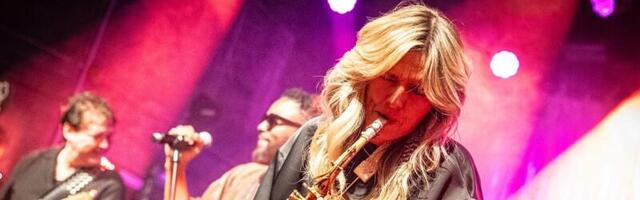 Saksofonilegend Candy Dulfer_ mõnikord vaatan publikut ja pisarad hakkavad jooksma