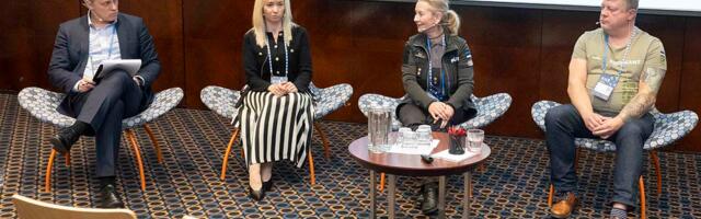 RII­VO NOOR ja BÄR­BEL SA­LU­MÄE olid lin­na­de-val­da­de päe­va­de esi­ne­ja­te hul­gas