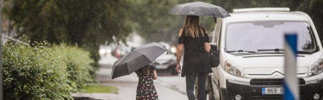 ILMATEADE | Eesti kohale liiguvad taas hoovihmapilved koos äikesega