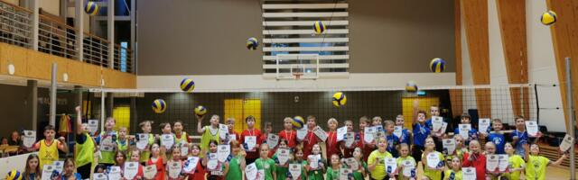 Juubeliaasta võrkpalli pallilahingu võidud läksid Oru kooli