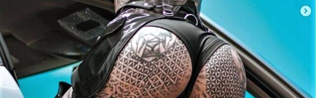 Modell lasi saatana auks uue tätoka teha