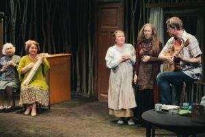 Midsomeri lesed, Tammaru Tiina ja poisu